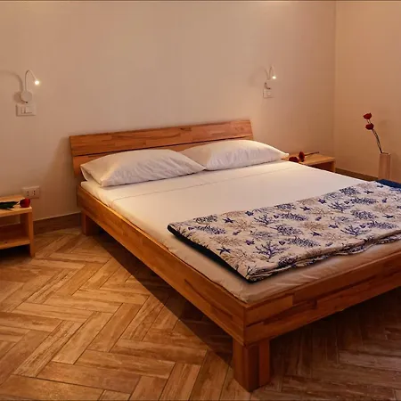 La Corte Di Valemi Apartmán *